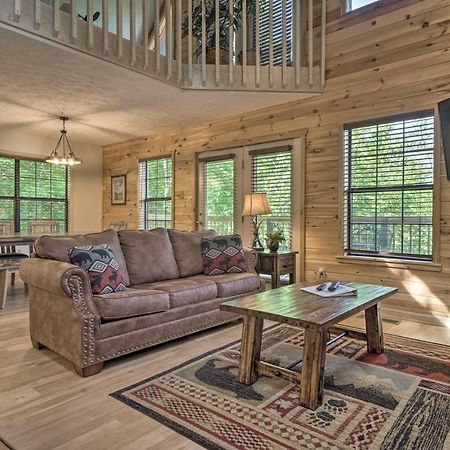 Rustic Pigeon Forge Home With Private Hot Tub! Экстерьер фото