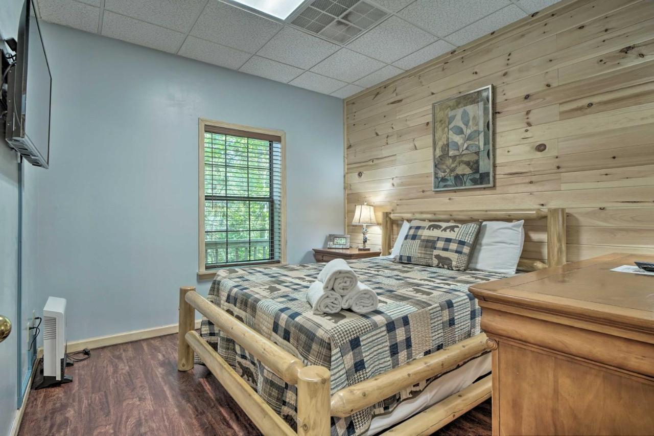 Rustic Pigeon Forge Home With Private Hot Tub! Экстерьер фото